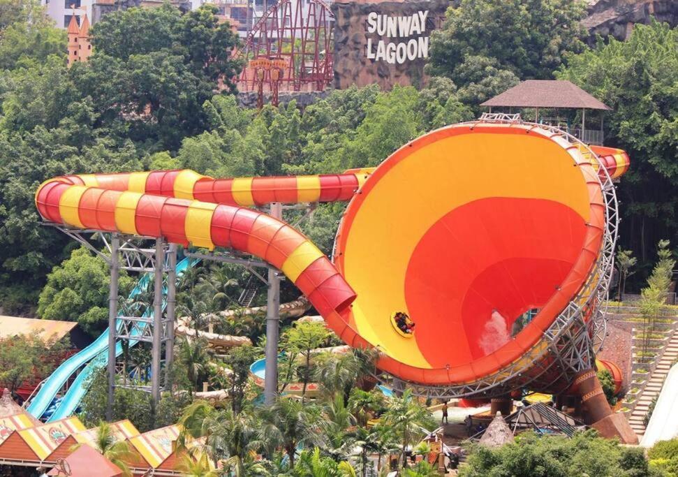 Sunway Lagoon Family Suites At Sunway Pyramid & Sunway Lagoon Kampong Penaga  エクステリア 写真